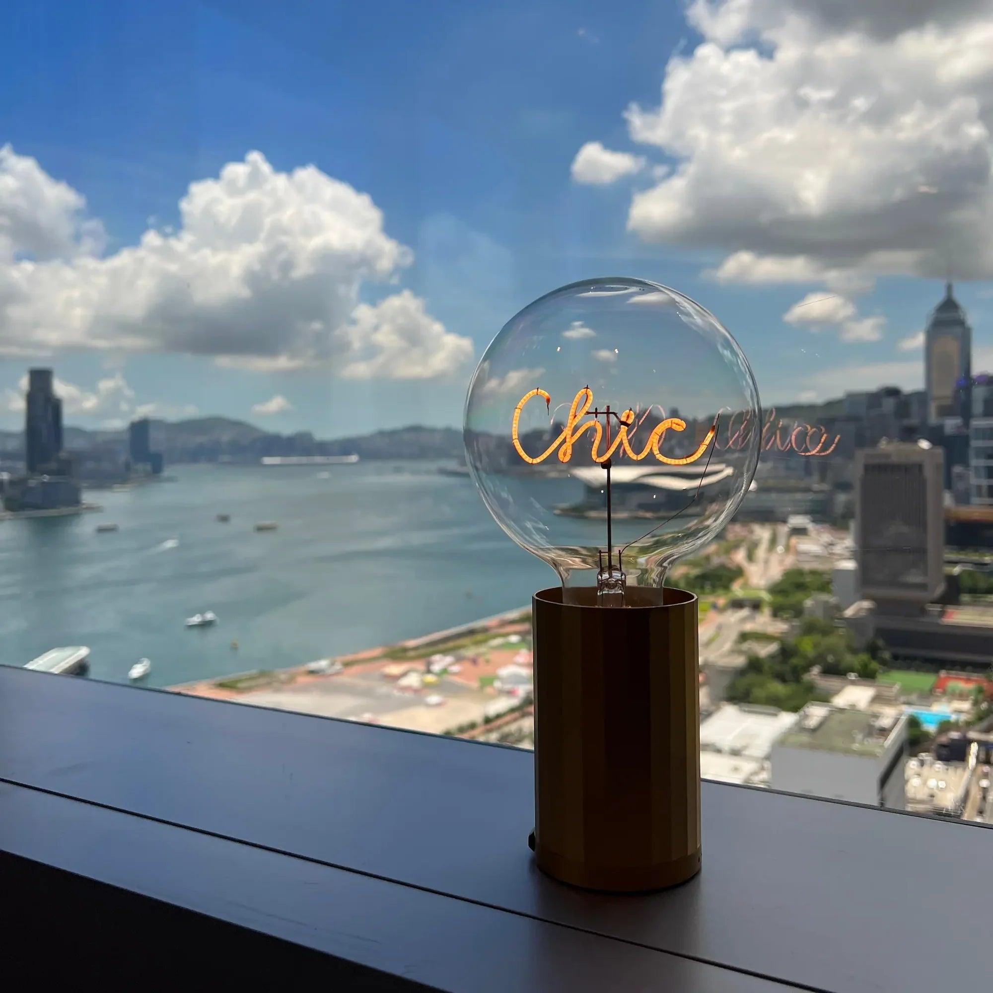 Chic - Wireless Bulb