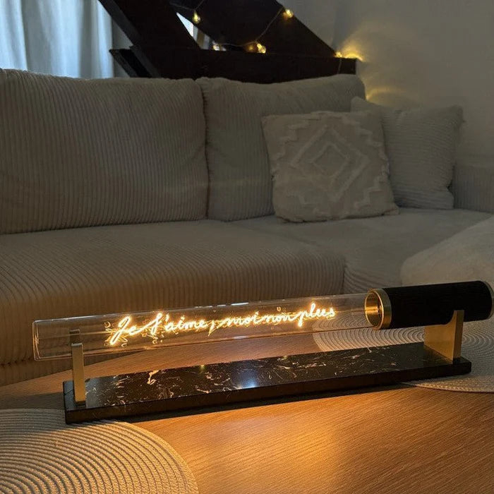 MITB - Je T’aime, Moi Non Plus - Light Tube