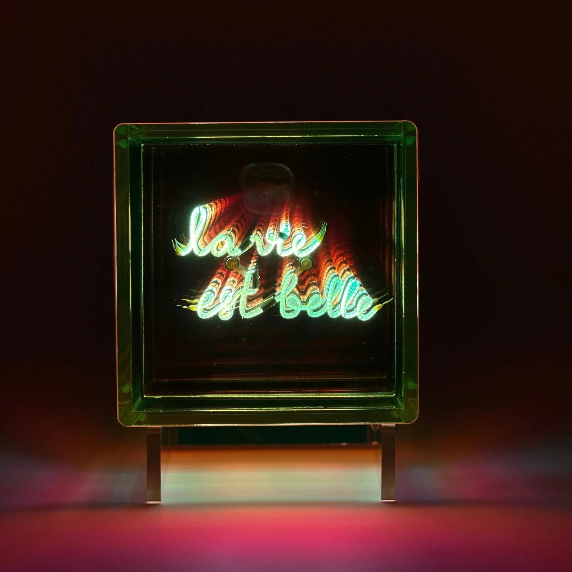 La Vie Est Belle - Light Cube