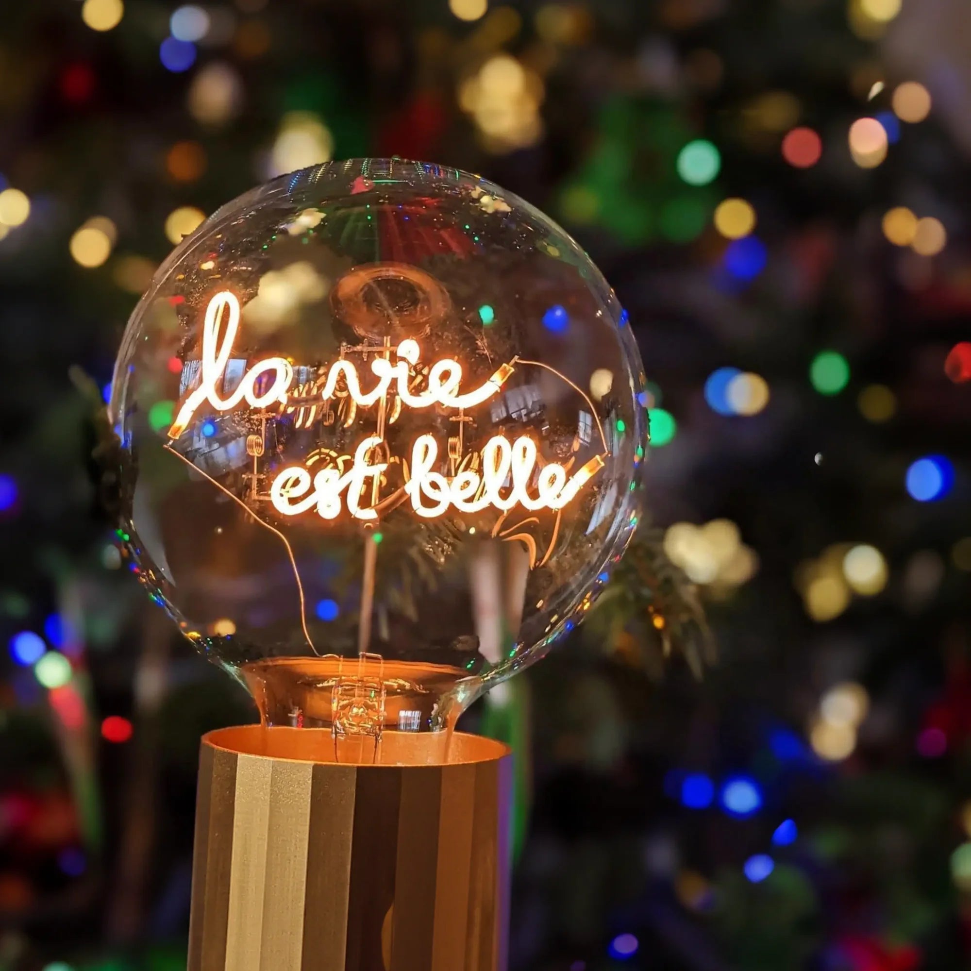 MITB - La Vie Est Belle - Wireless Bulb