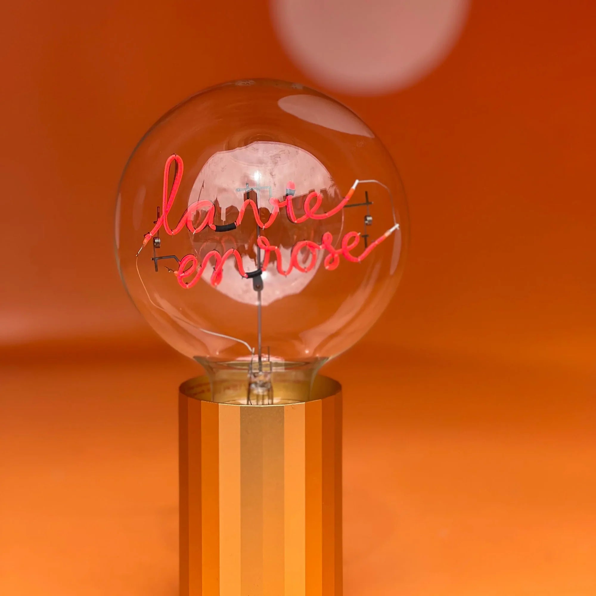 MITB - La Vie En Rose - Wireless Bulb