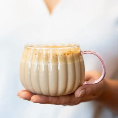 Vialli Design - Set of 2 glasses with pink glass handle 350ML - Tulip 1210