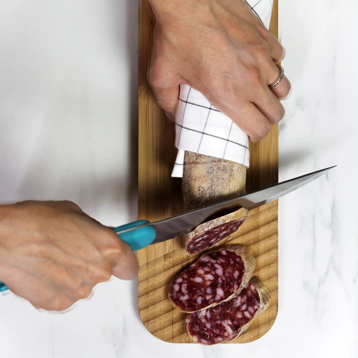 Artu Salami – Bamboo Cutting Board with Integrated Knife for Slicing Cured Meats