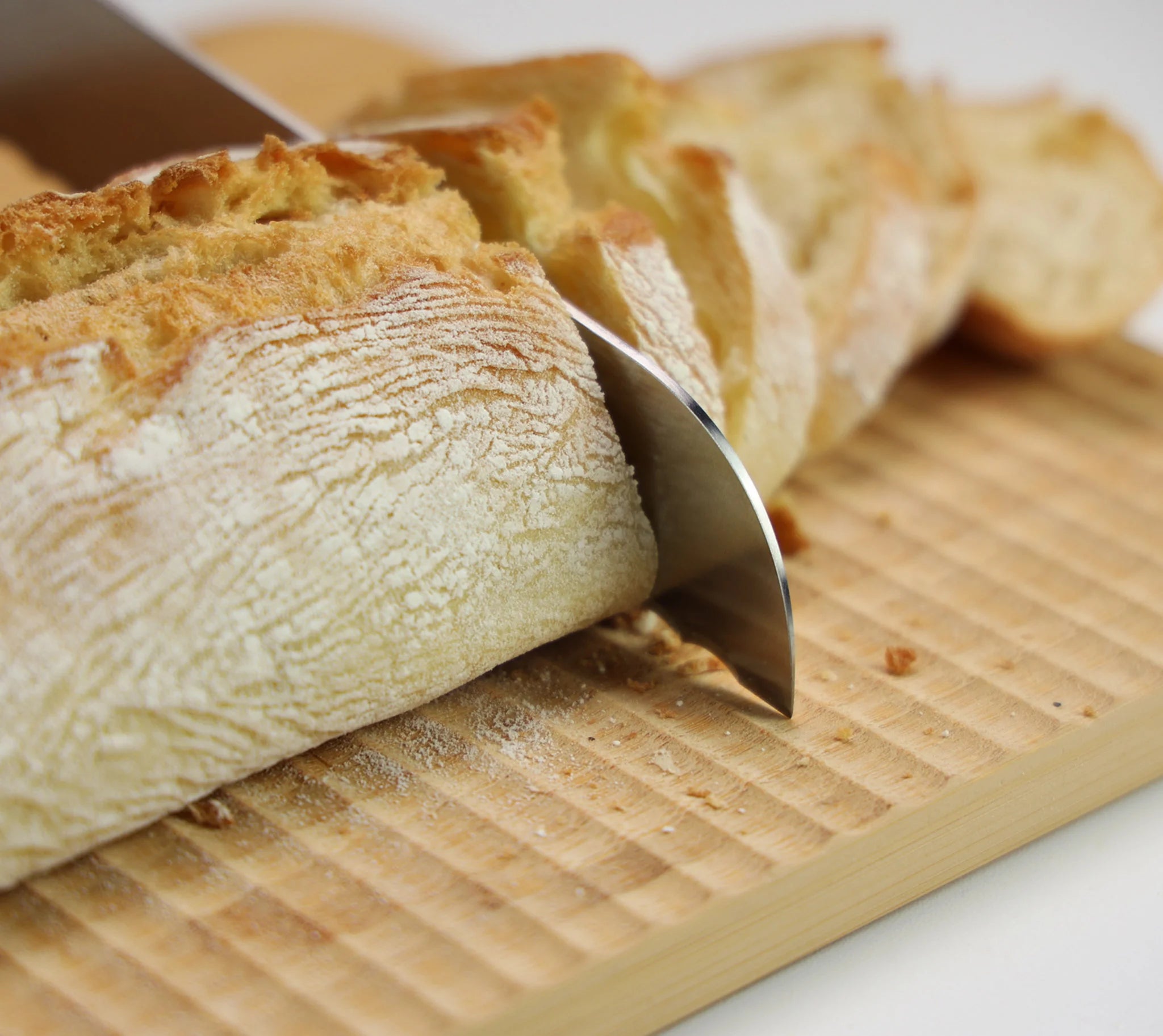 Wave – Bamboo Cutting Board with Cutting Guide Pattern and Food Collection Channel