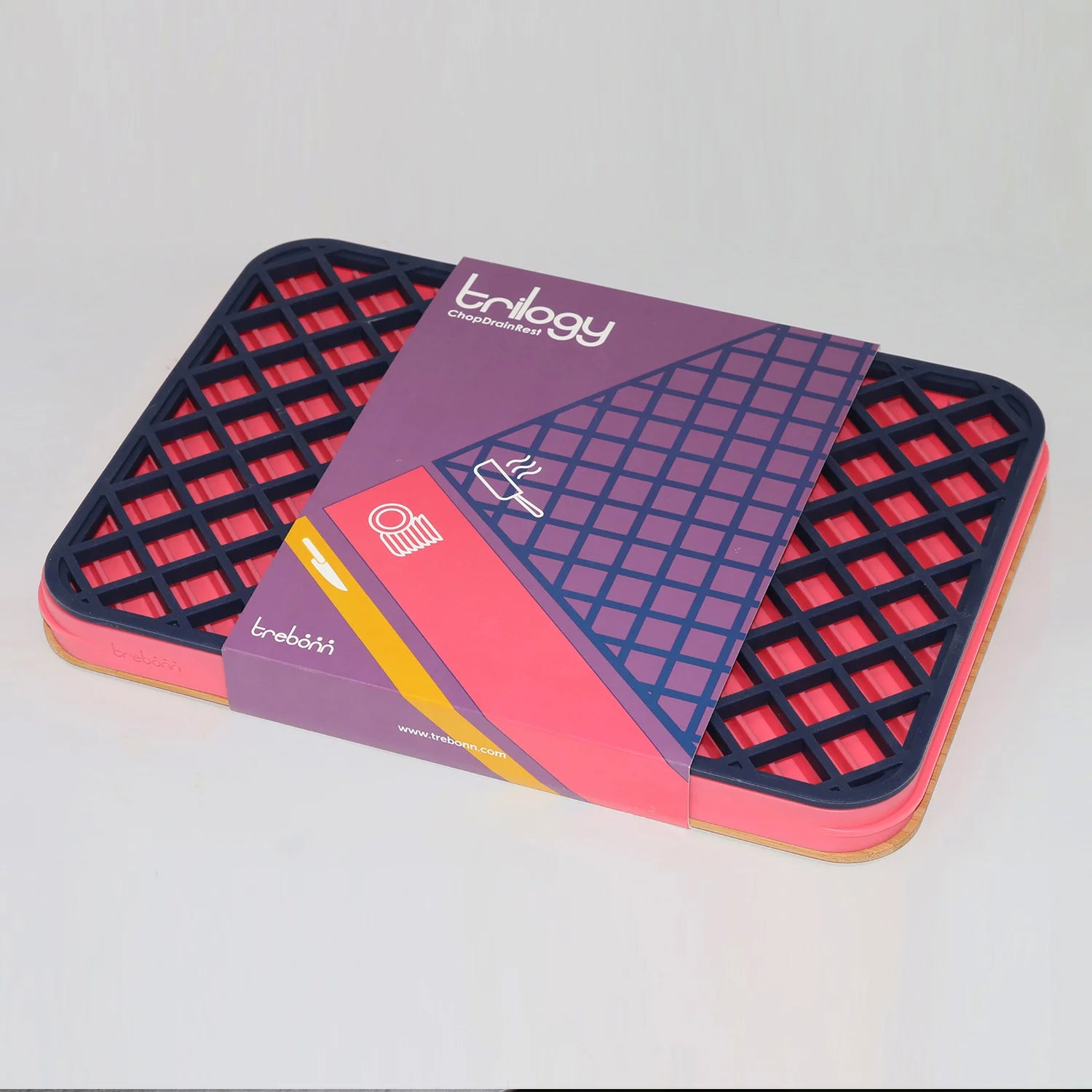 Trilogy – Set of Bamboo Cutting Board, Drip Tray, and Silicone Trivet