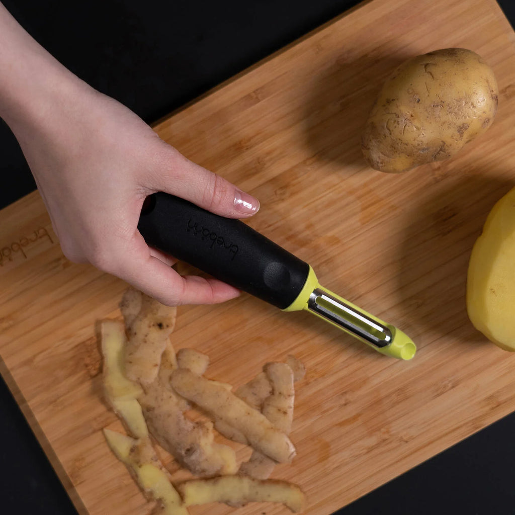 Trebonn - SBUCCIO V – Vertical Potato Peeler with Ergonomic Handle