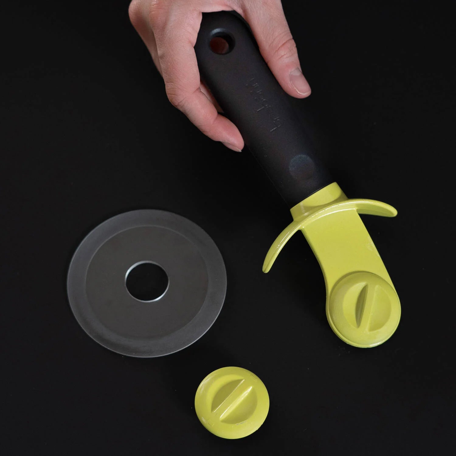 WILLY – Pizza Cutter Wheel with Ergonomic Handle