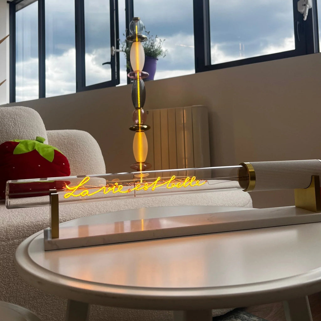 MITB - La Vie Est Belle - Light Tube