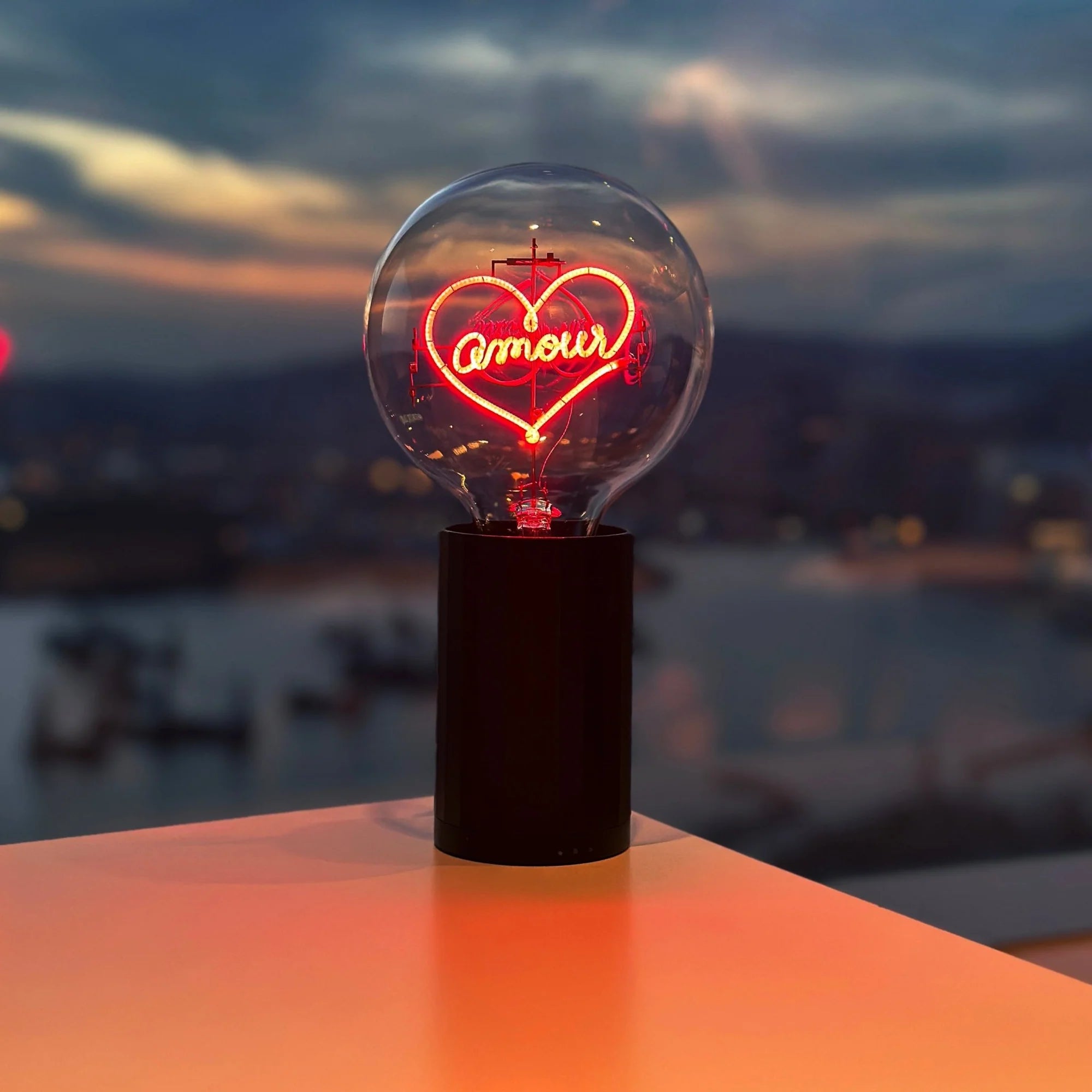 MITB - Amour - Wireless Bulb